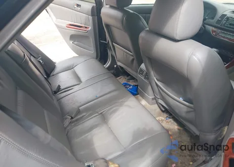 2003 Toyota Camry Xle V6 z USA, uszkodzony, nr VIN 4T1BF30K43U061953